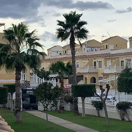 Adosado Tranquilo Con Piscina Y Vistas Al Mar *